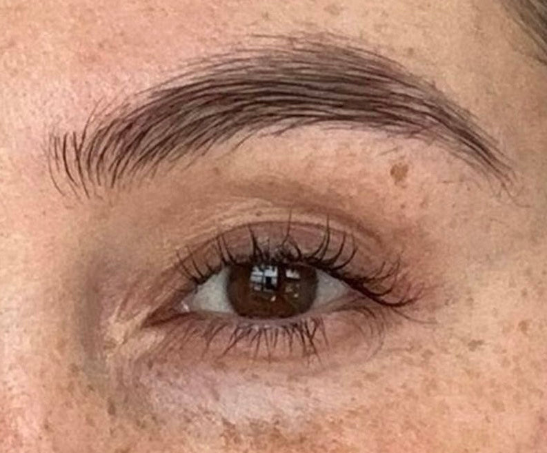 Cejas antes de usar el Sérum de Cejas Fabulash